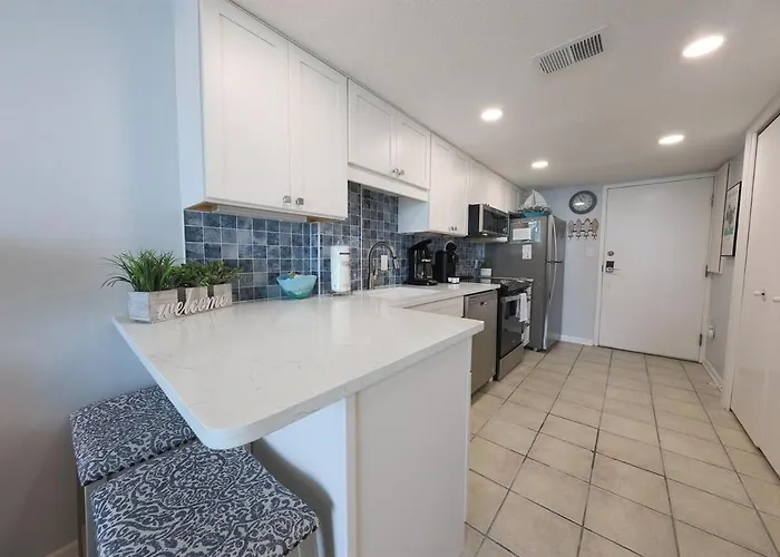 Apartment Surf And Racquet Club - Great Pool - Bring Your Boat - Easy Access