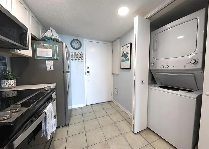 Surf And Racquet Club - Great Pool - Bring Your Boat - Easy Access Apartment *